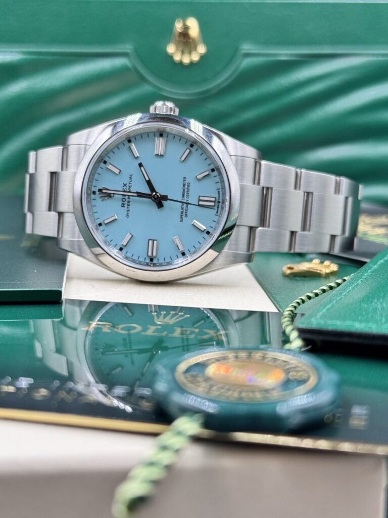 rolex-oyster-perpetual-36mm-126000-tiffany-dial-2025
