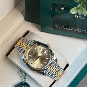 Rolex Datejust 36 126233 met champagne wijzerplaat in staal en geelgoud